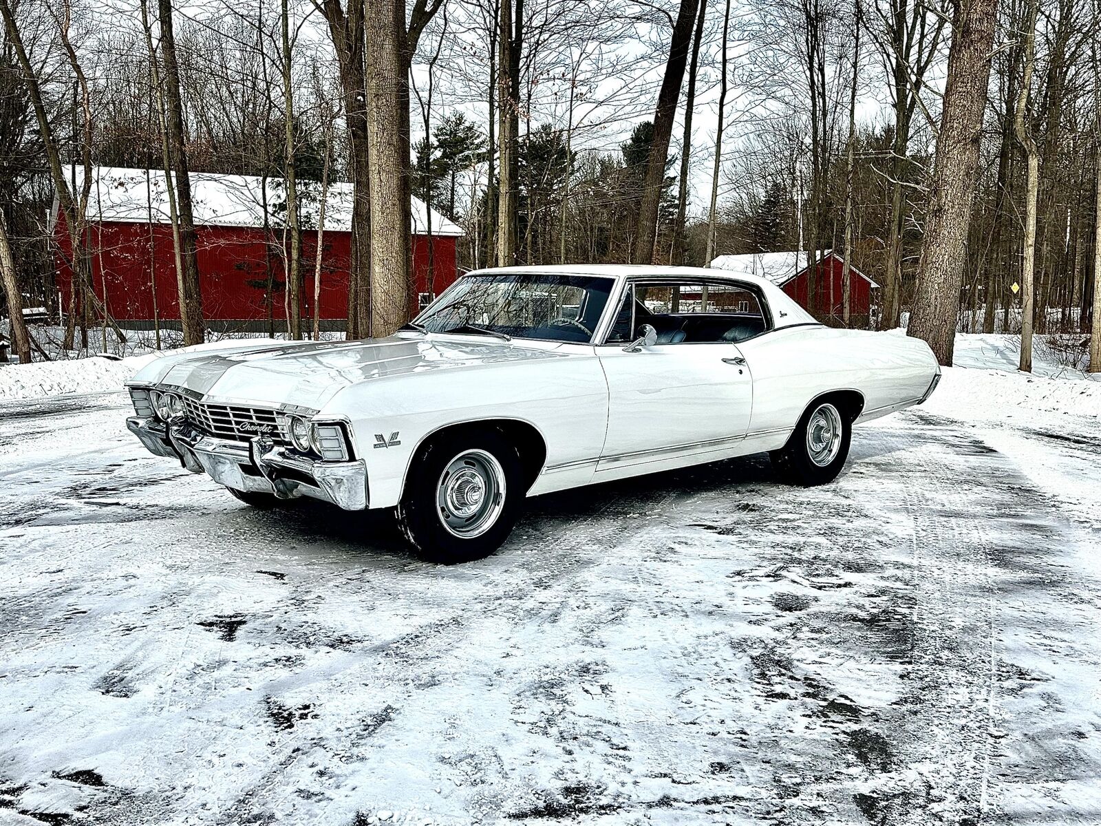 Chevrolet-Caprice-Coupe-1967-White-Blue-16093-6