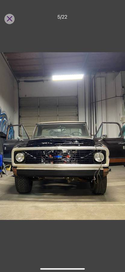 Chevrolet-Cheyenne-c20-1972-brown-32-20