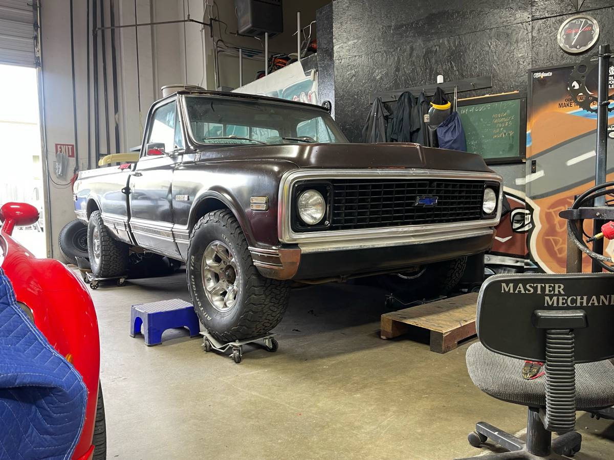 Chevrolet-Cheyenne-c20-1972-brown-32