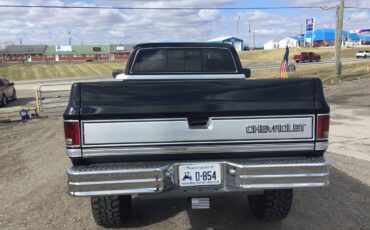 Chevrolet-Ck-pickup-12-ton-nominal-1985-black-217261-4