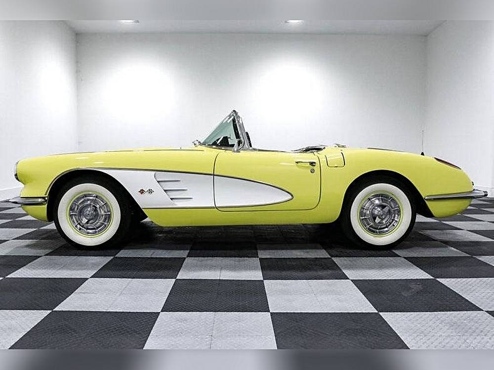 Chevrolet-Corvette-1958-yellow-107116-23