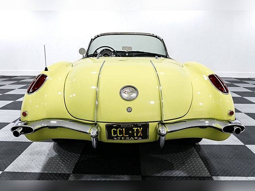 Chevrolet-Corvette-1958-yellow-107116-4