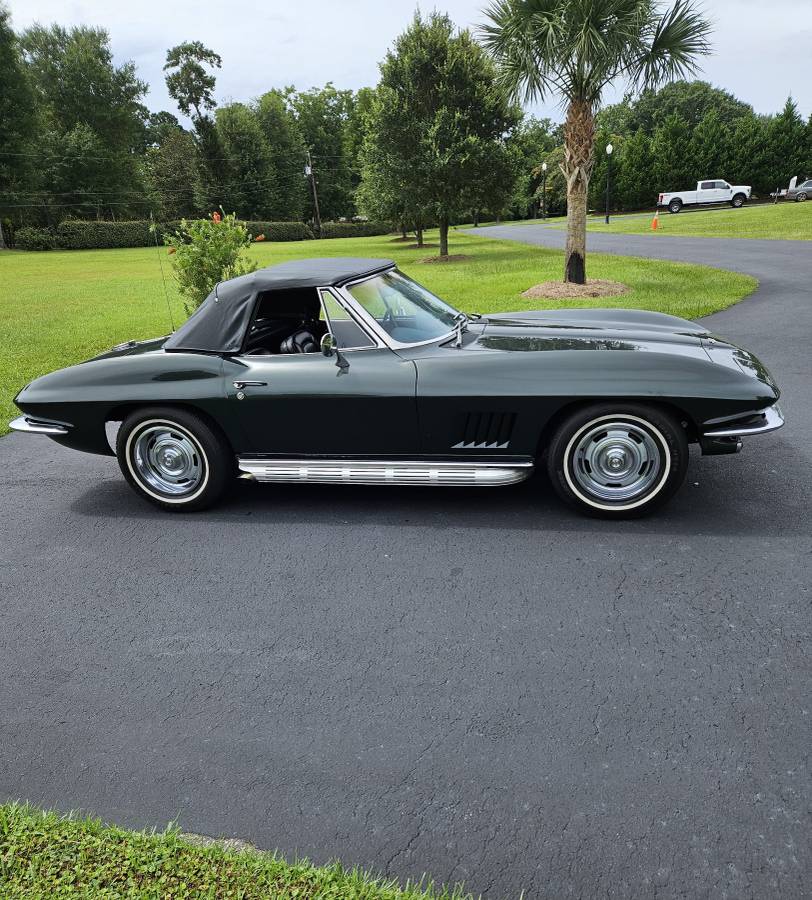 Chevrolet-Corvette-1967-120701-2