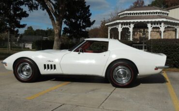 Chevrolet-Corvette-1969-179800-2