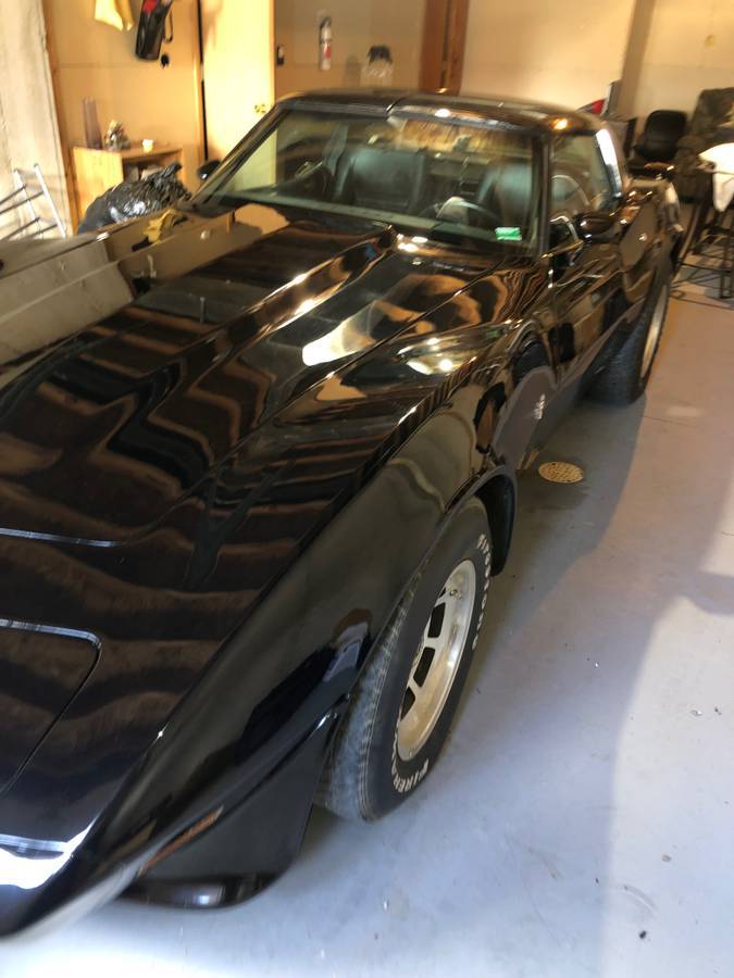 Chevrolet-Corvette-1979-black-100584-2