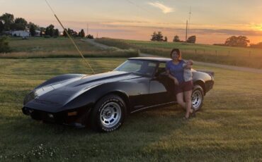 Chevrolet-Corvette-1979-black-100584