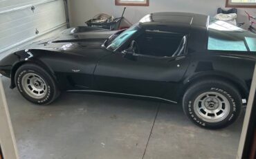 Chevrolet-Corvette-1979-black-100584-4