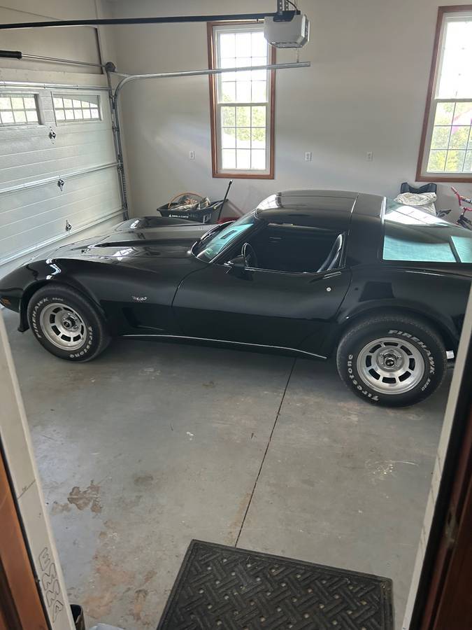 Chevrolet-Corvette-1979-black-100584-4