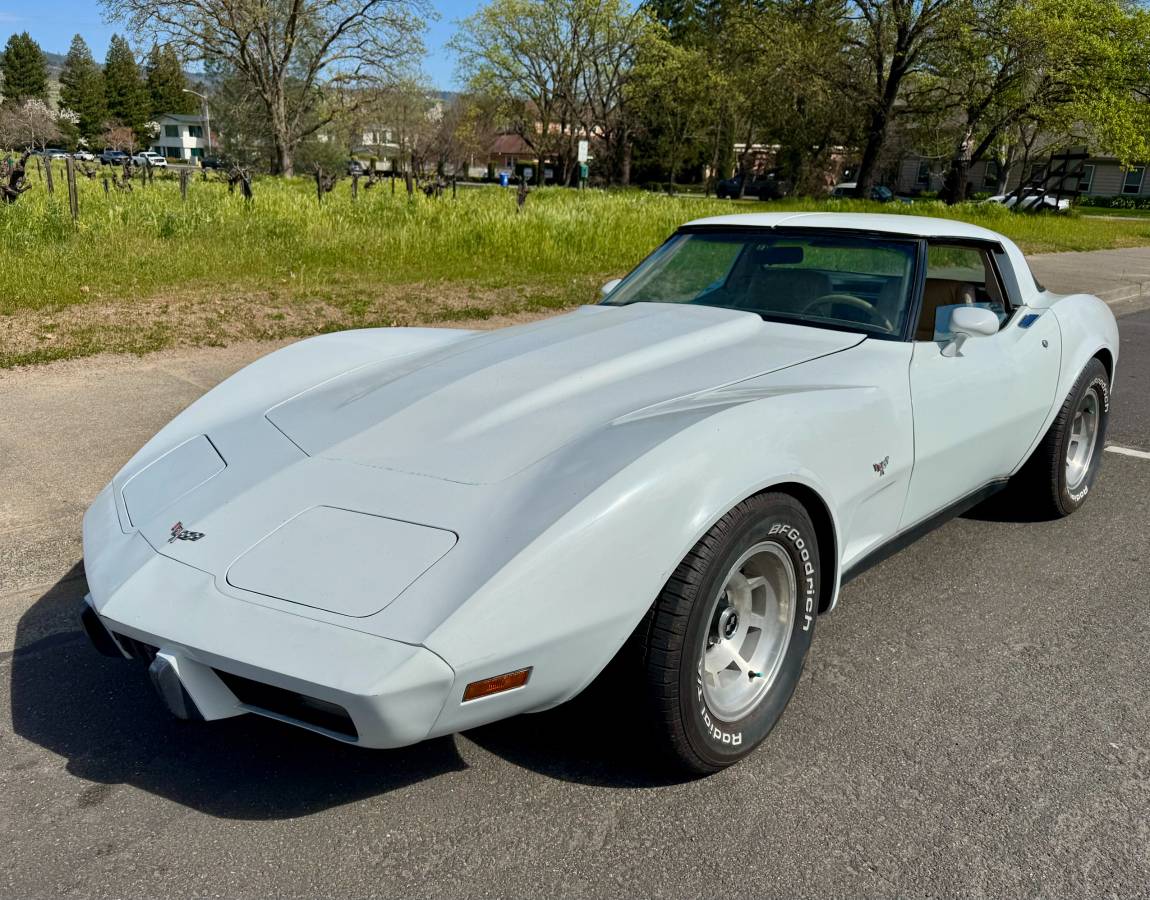 Chevrolet-Corvette-1979-white-8047