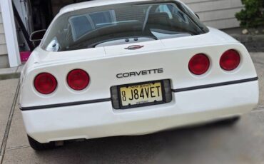 Chevrolet-Corvette-1984-white-80628-3