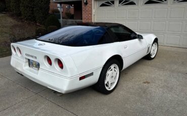 Chevrolet-Corvette-1988-white-86904-1