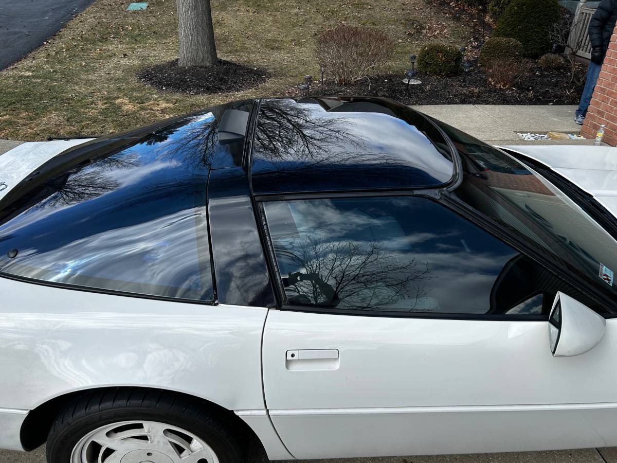 Chevrolet-Corvette-1988-white-86904-4