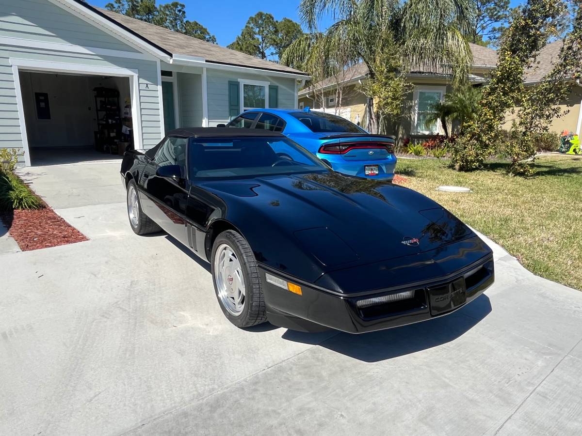 Chevrolet-Corvette-1989-black-75800-14