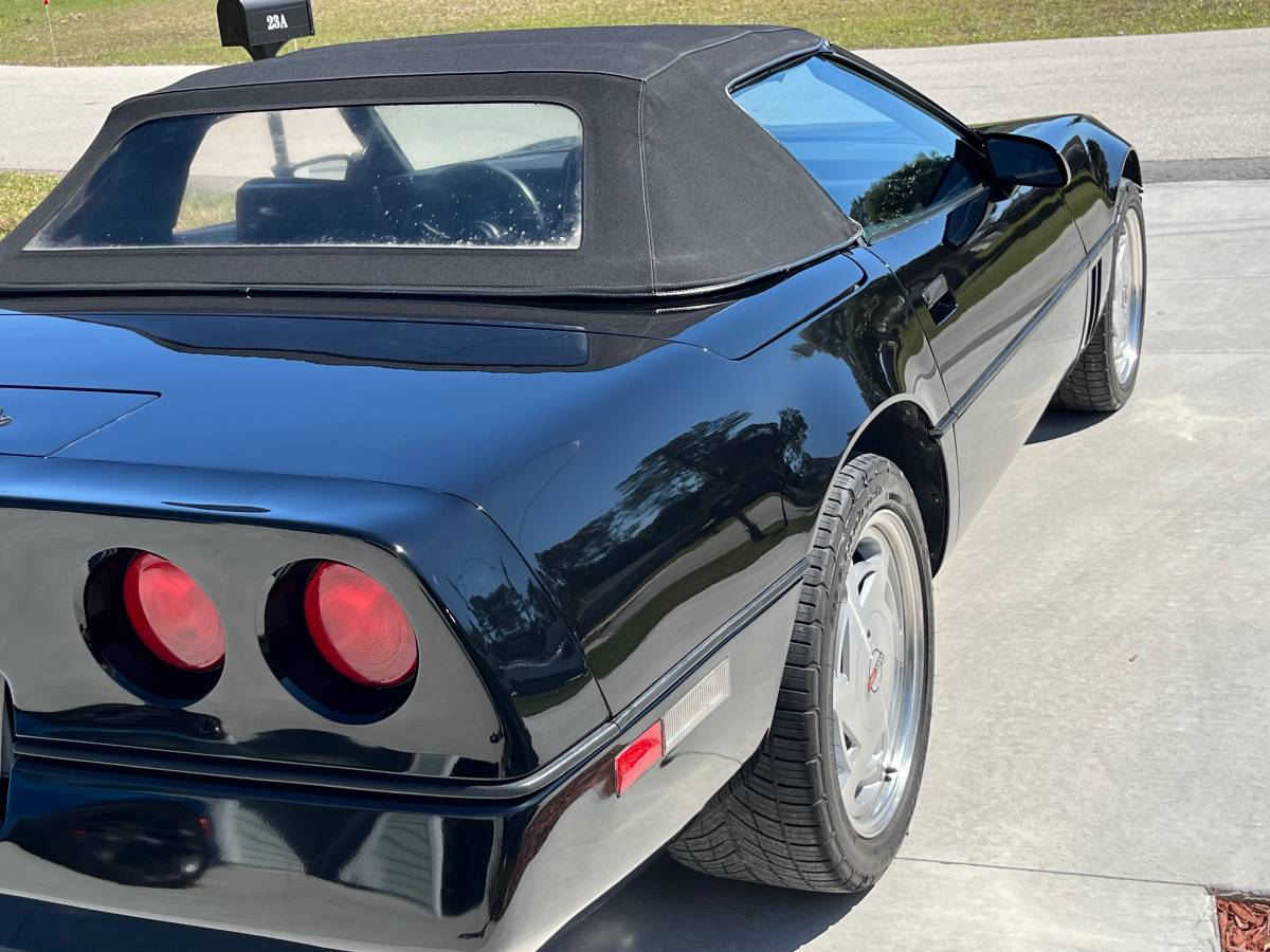 Chevrolet-Corvette-1989-black-75800-20