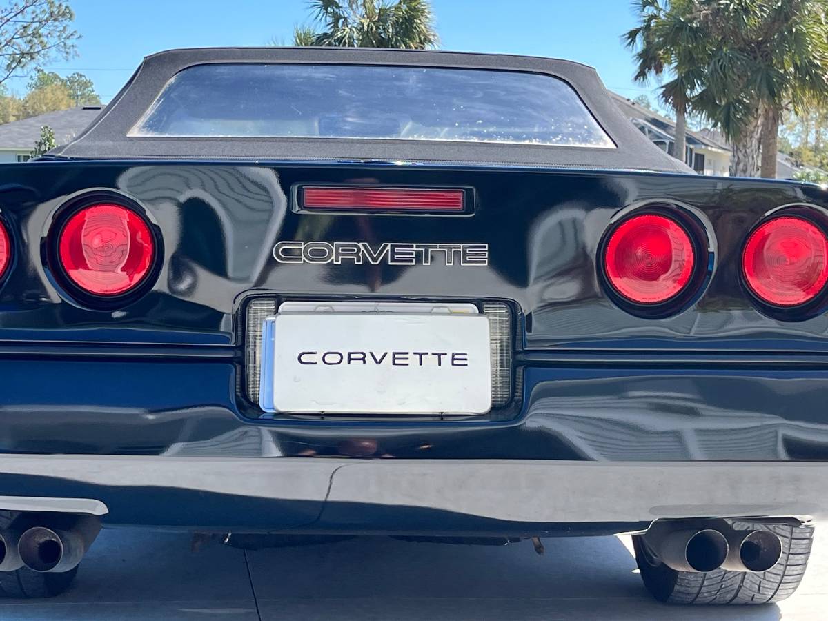 Chevrolet-Corvette-1989-black-75800-3