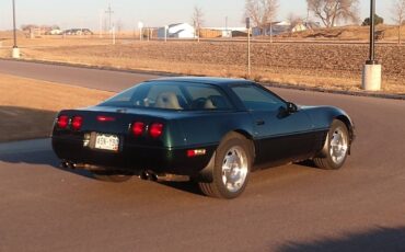 Chevrolet-Corvette-1994-88514-1