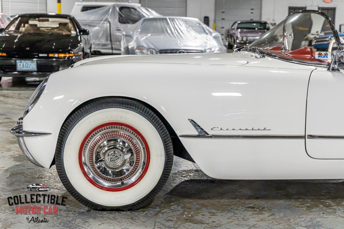 Chevrolet-Corvette-Cabriolet-1954-White-Red-133683-27