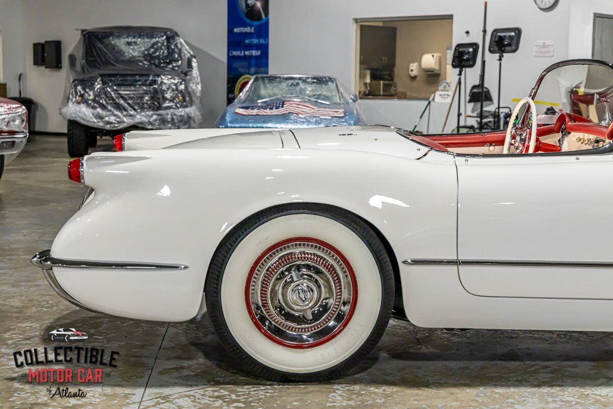 Chevrolet-Corvette-Cabriolet-1954-White-Red-133683-30