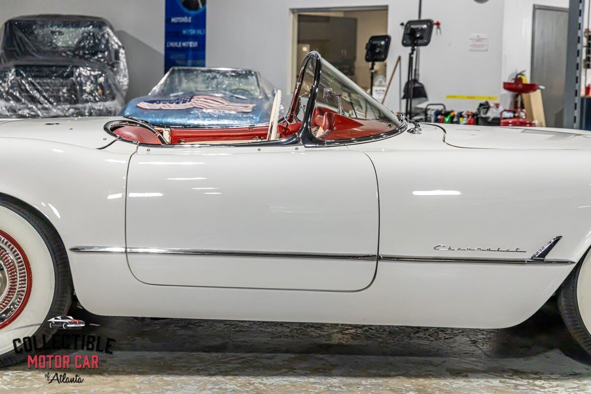 Chevrolet-Corvette-Cabriolet-1954-White-Red-133683-31