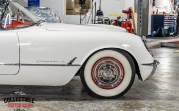 Chevrolet-Corvette-Cabriolet-1954-White-Red-133683-32