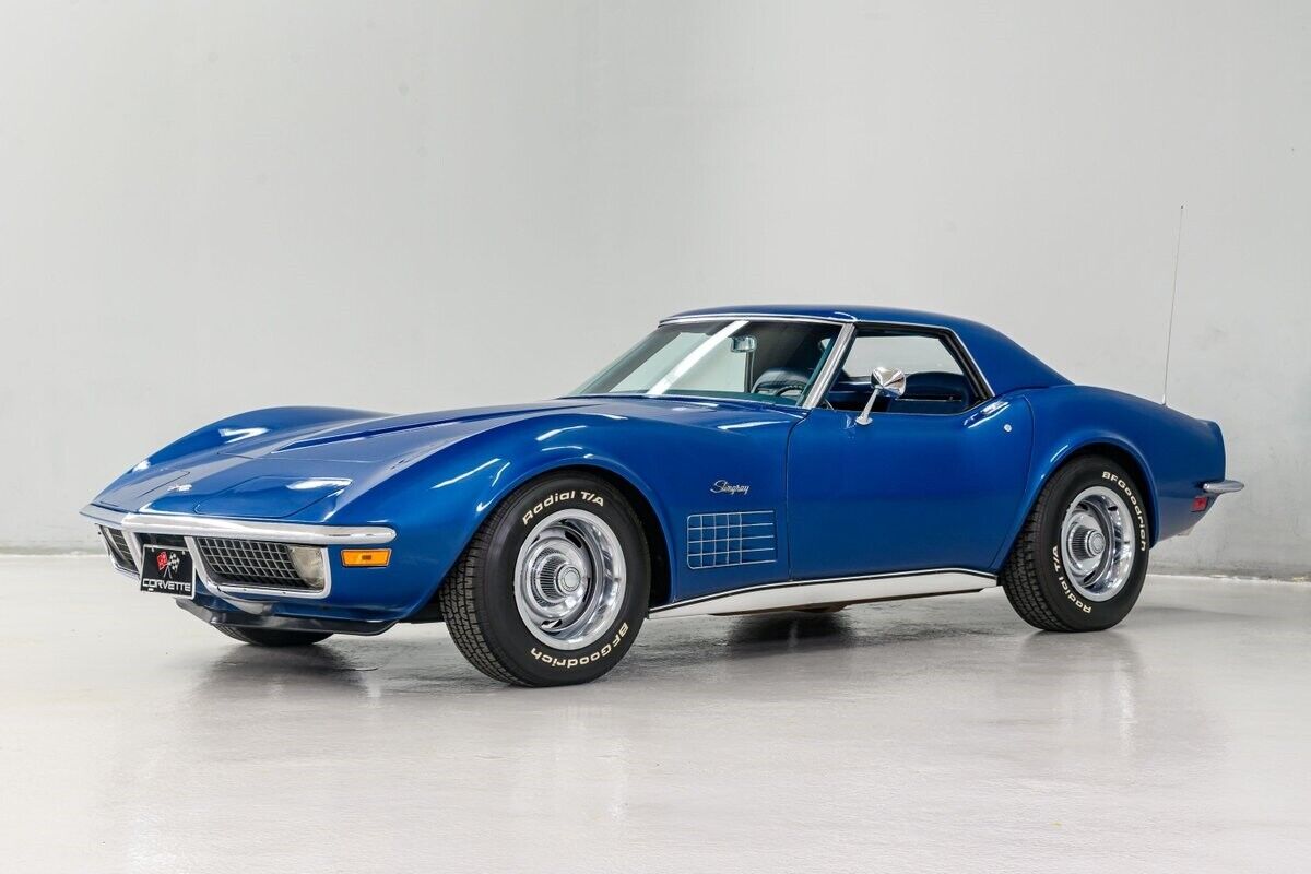 Chevrolet Corvette  year1}