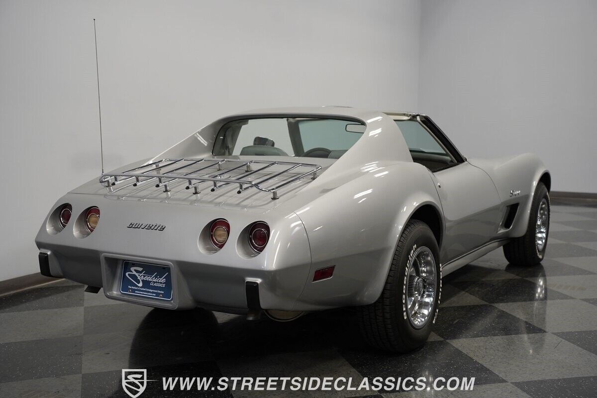 Chevrolet-Corvette-Coupe-1976-Silver-Gray-71909-10