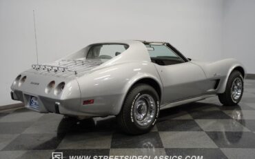 Chevrolet-Corvette-Coupe-1976-Silver-Gray-71909-11