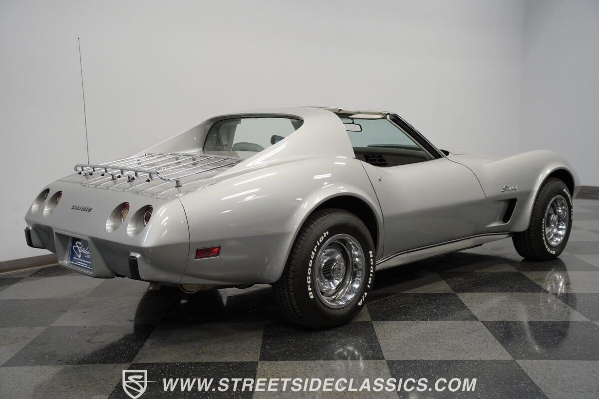 Chevrolet-Corvette-Coupe-1976-Silver-Gray-71909-11