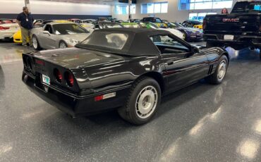 Chevrolet-Corvette-base-1987-123835-3