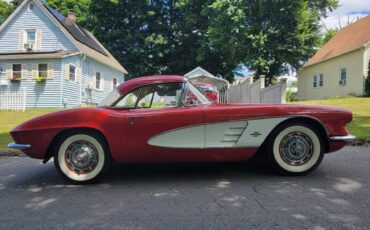 Chevrolet-Corvette-convertible-1961-red-160934-3