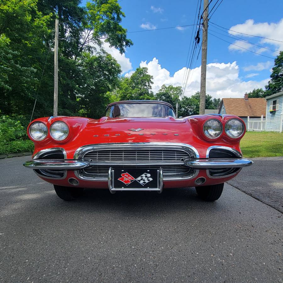 Chevrolet-Corvette-convertible-1961-red-160934-4