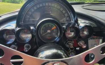 Chevrolet-Corvette-convertible-1961-red-160934-5