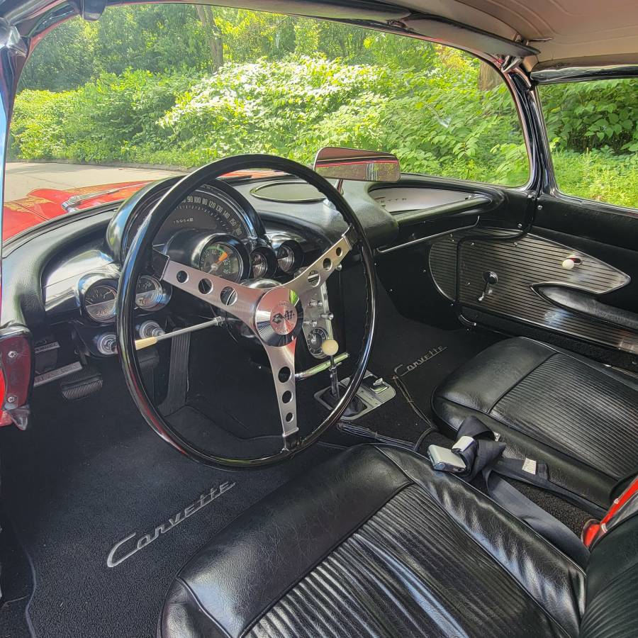 Chevrolet-Corvette-convertible-1961-red-160934-8