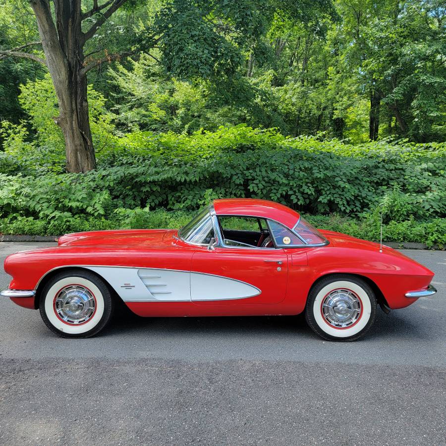 Chevrolet-Corvette-convertible-1961-red-160934