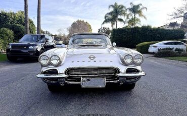 Chevrolet-Corvette-convertible-1962-2-1