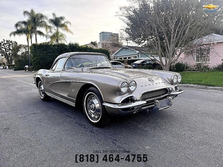 Chevrolet-Corvette-convertible-1962-2-2