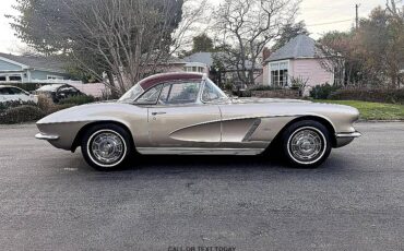 Chevrolet-Corvette-convertible-1962-2-3