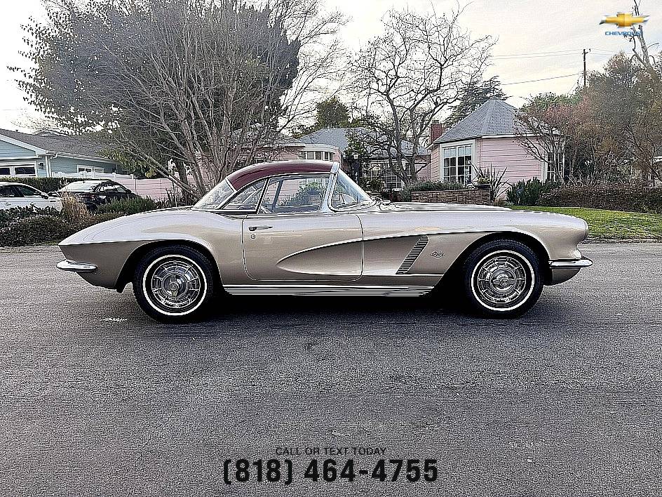 Chevrolet-Corvette-convertible-1962-2-3