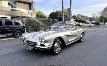 Chevrolet-Corvette-convertible-1962-2