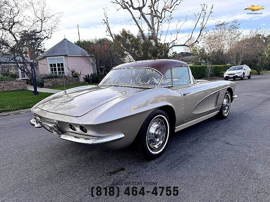 Chevrolet-Corvette-convertible-1962-2-4