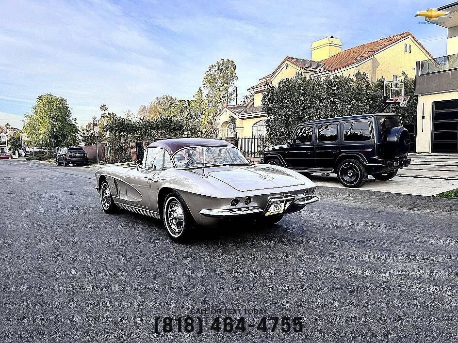 Chevrolet-Corvette-convertible-1962-2-6