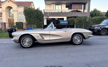 Chevrolet-Corvette-convertible-1962-2-7