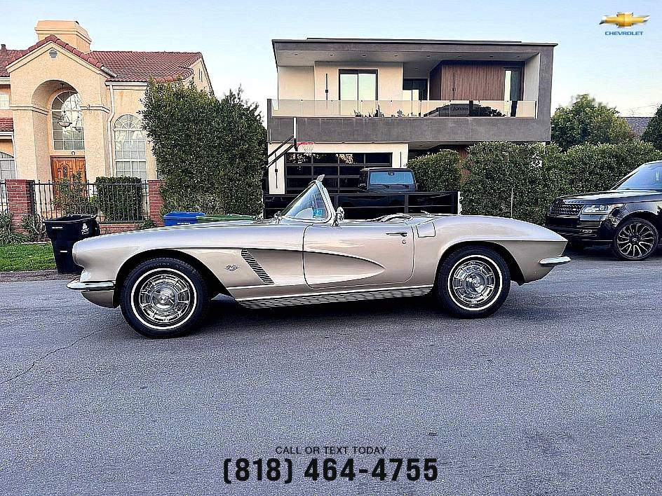 Chevrolet-Corvette-convertible-1962-2-7