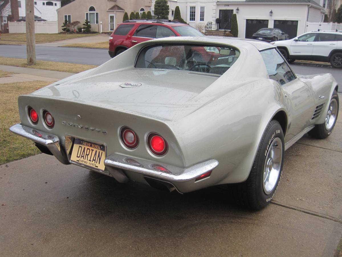 Chevrolet-Corvette-stingray-1972-122310-1