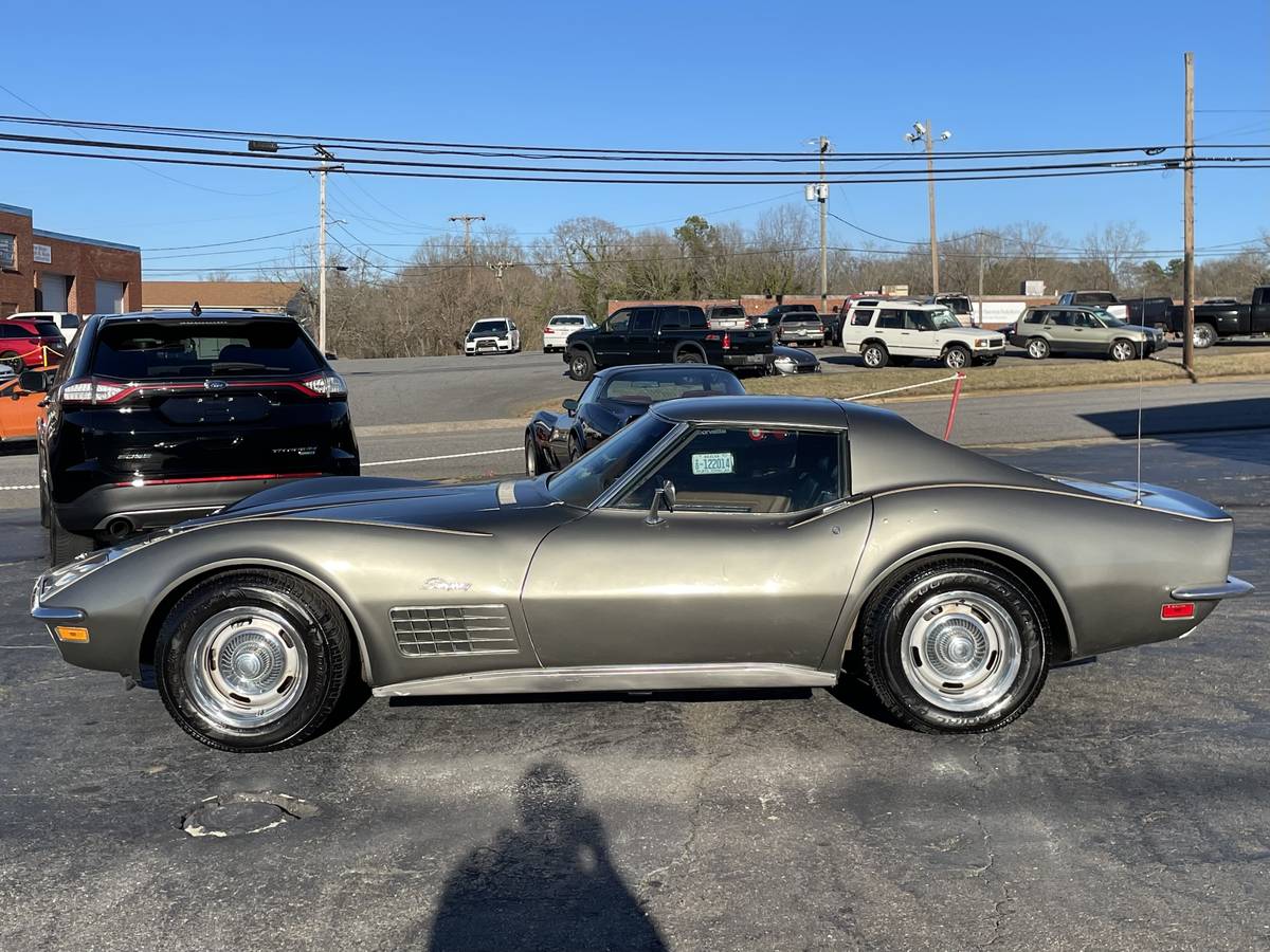 Chevrolet-Corvette-stingray-1972-grey-117868-1