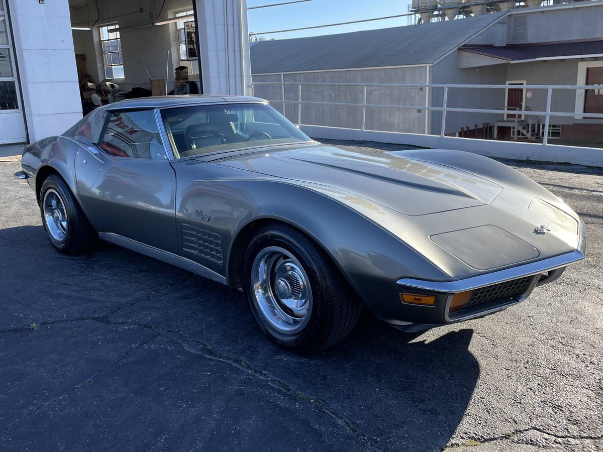 Chevrolet-Corvette-stingray-1972-grey-117868-6