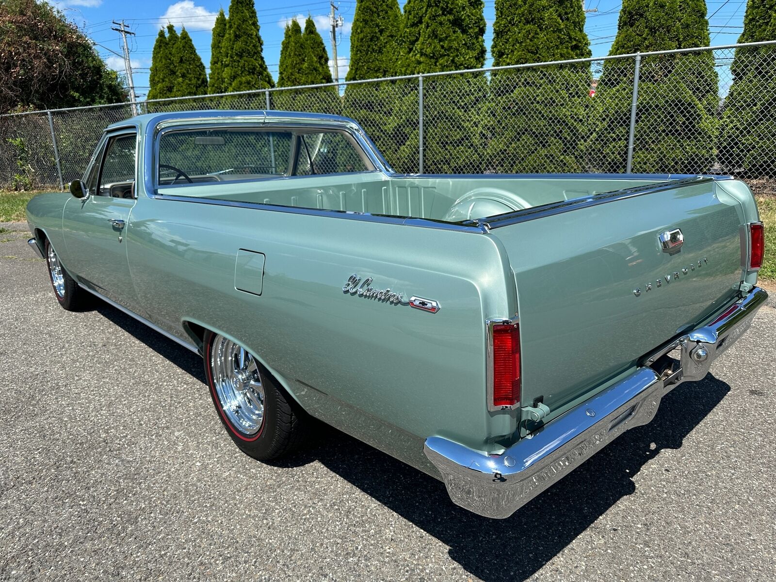 Chevrolet-El-Camino-Pickup-1965-Green-Tan-157555-2