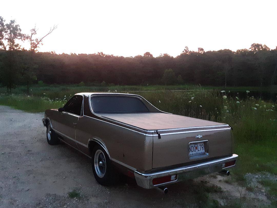 Chevrolet-Elcamino-1985-286463-2