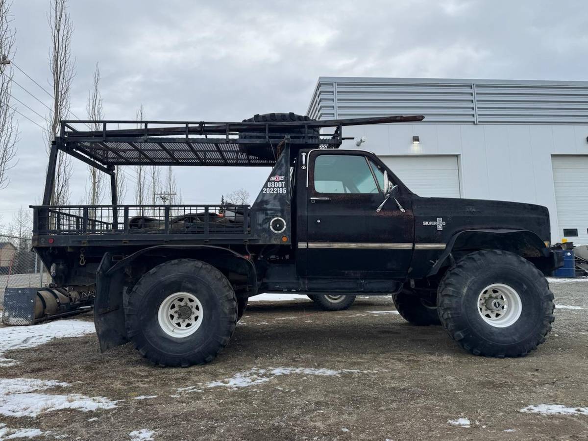 Chevrolet-Flatbed-diesel-1984-black-162905