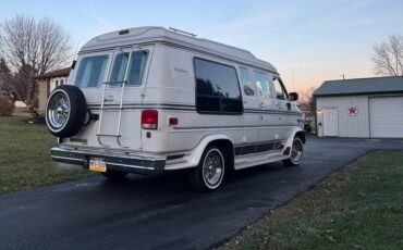 Chevrolet-G20-van-1990-white-128747-1